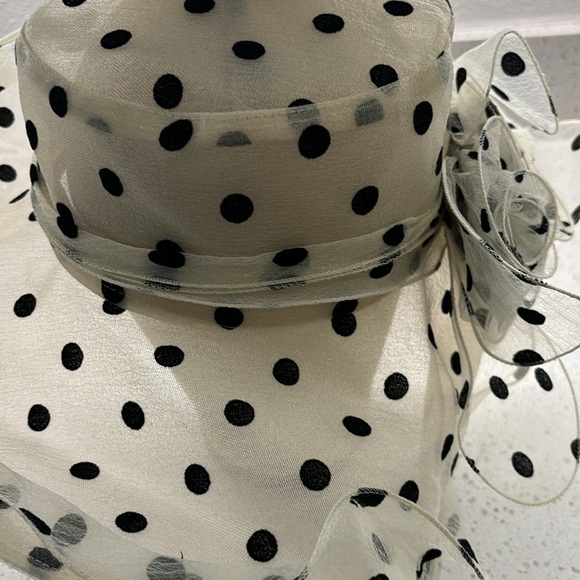 Hat - Picture 3 of 4